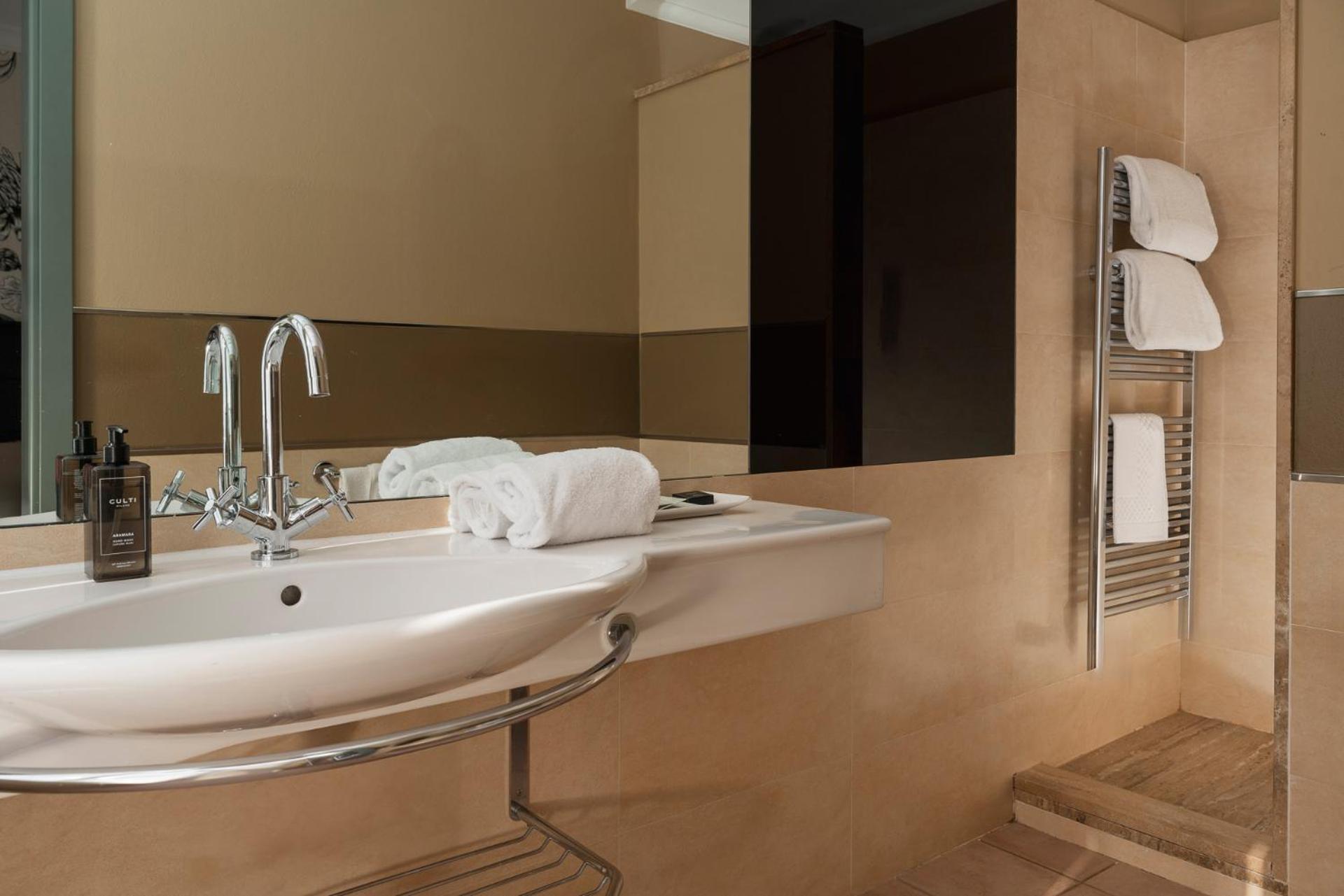 Comfort Room Thermal SPA Access